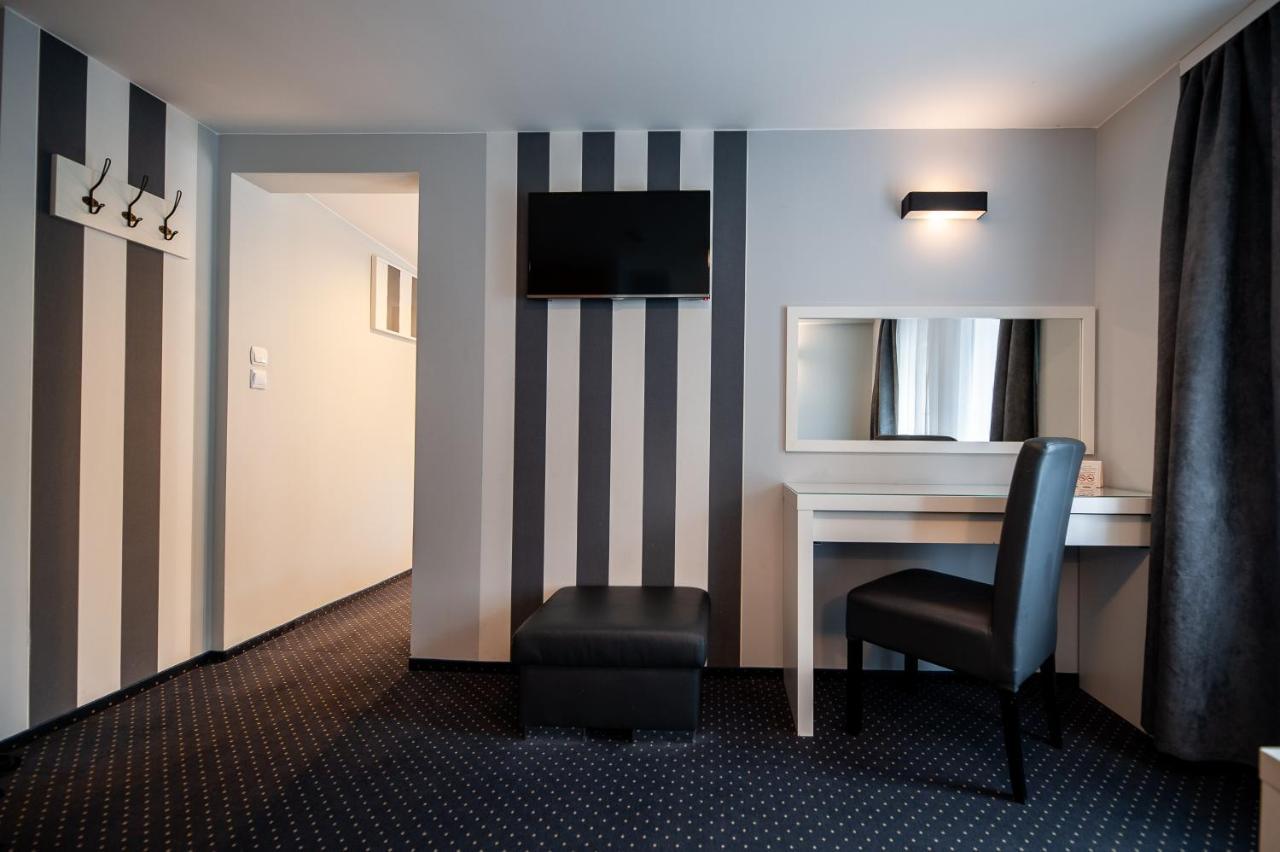 Ow Sorrento Hotel Бистрица Клодска Екстериор снимка