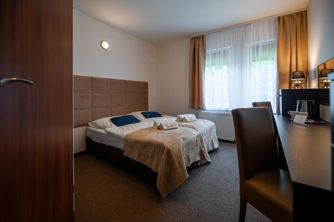 Ow Sorrento Hotel Бистрица Клодска Екстериор снимка